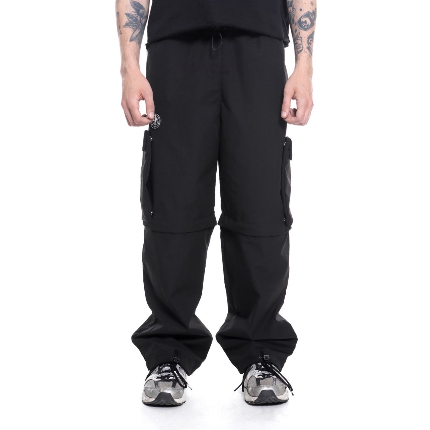MUTANT Pants/Shorts Black