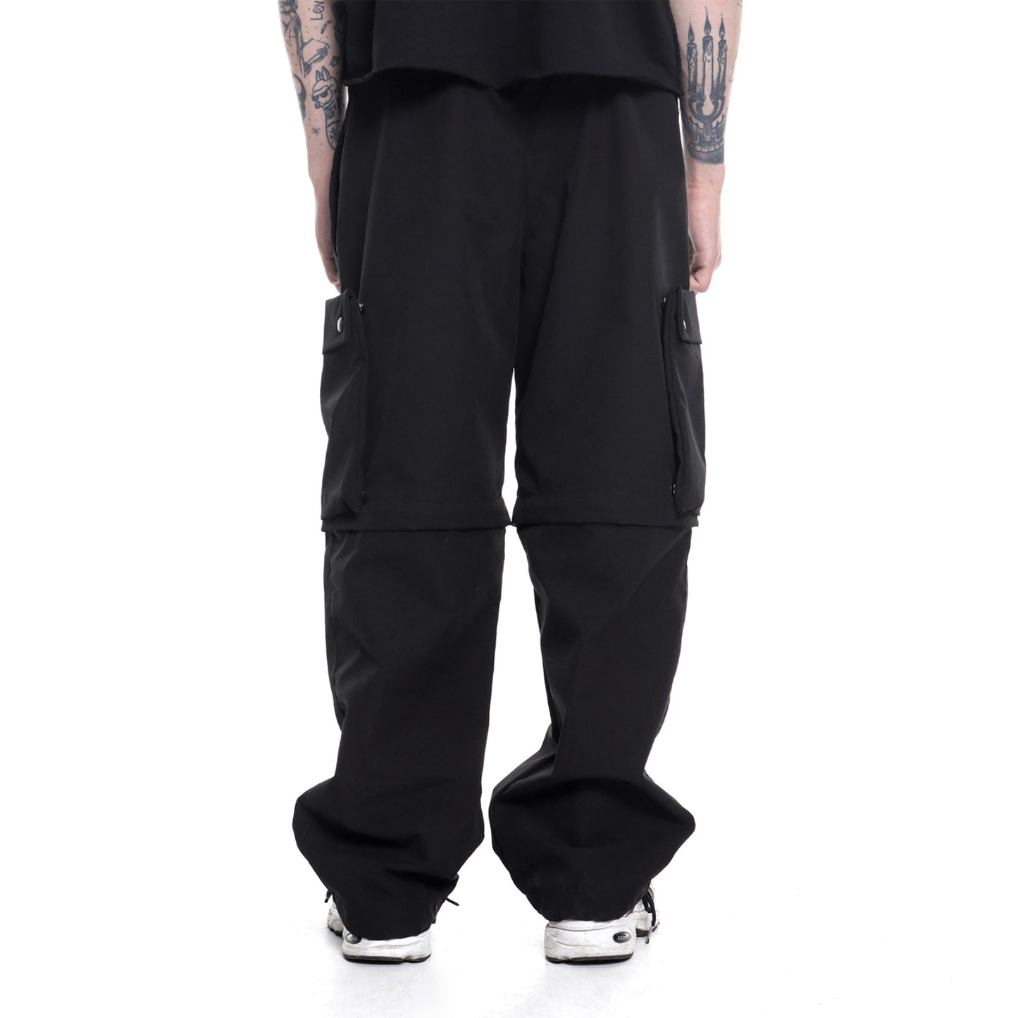 MUTANT Pants/Shorts Black
