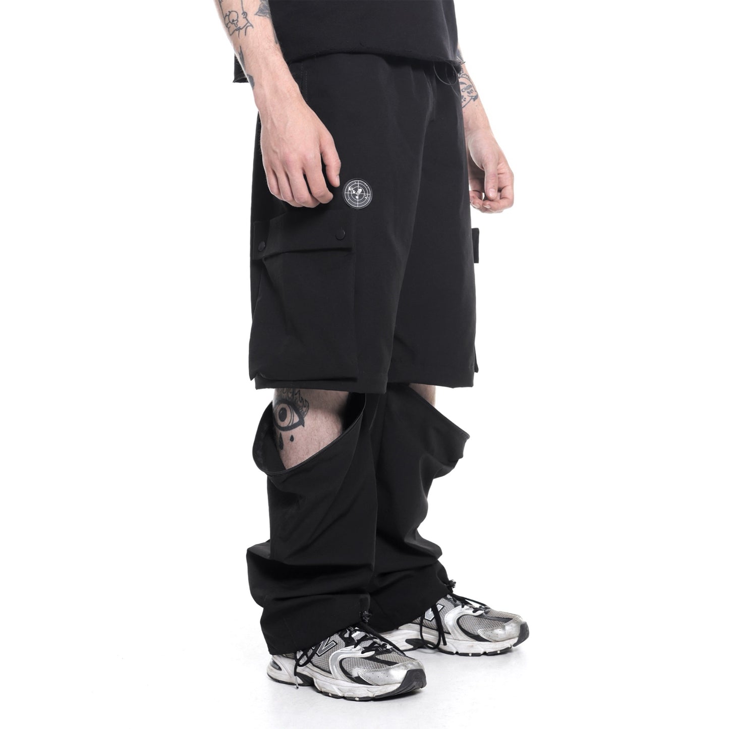 MUTANT Pants/Shorts Black