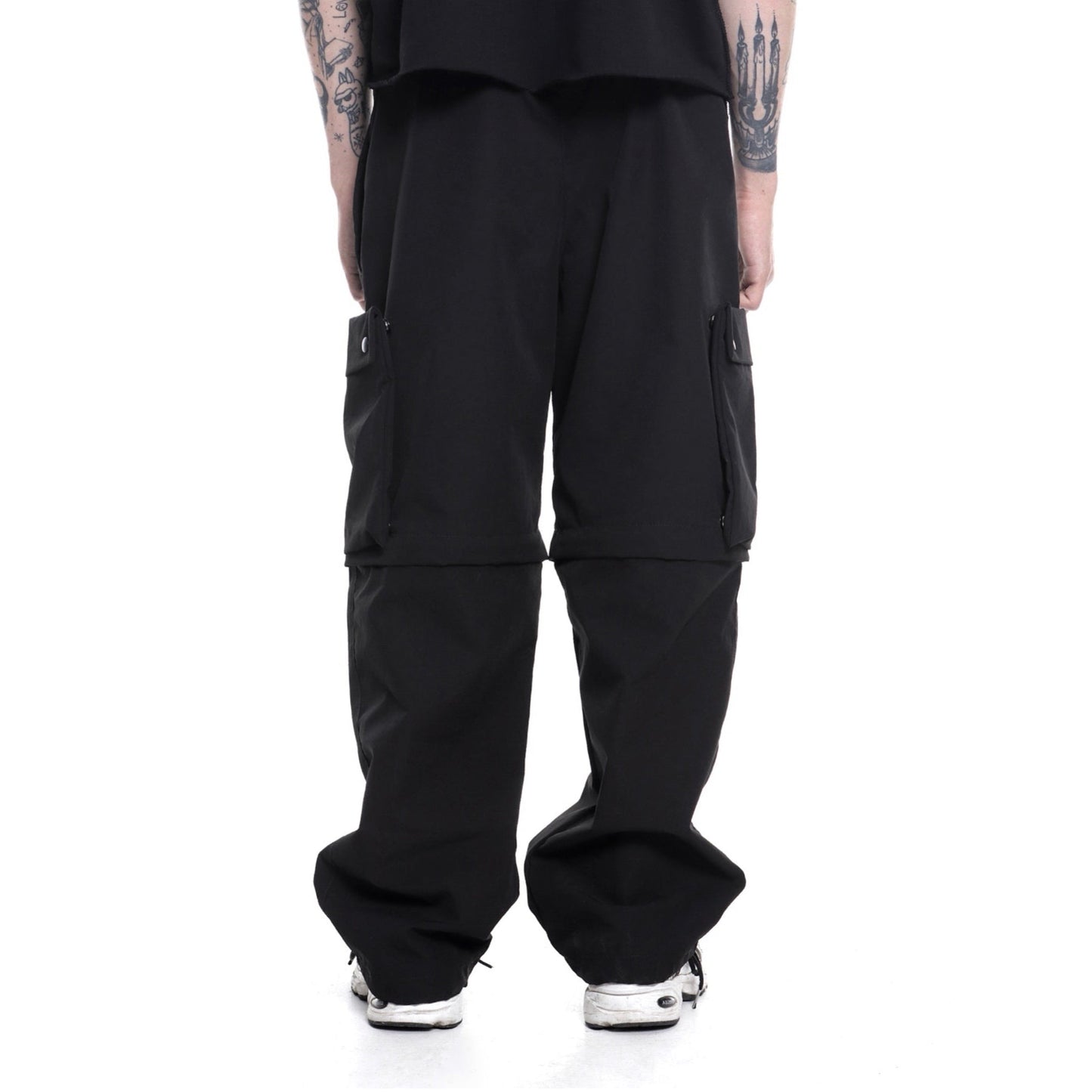 MUTANT Pants/Shorts Black