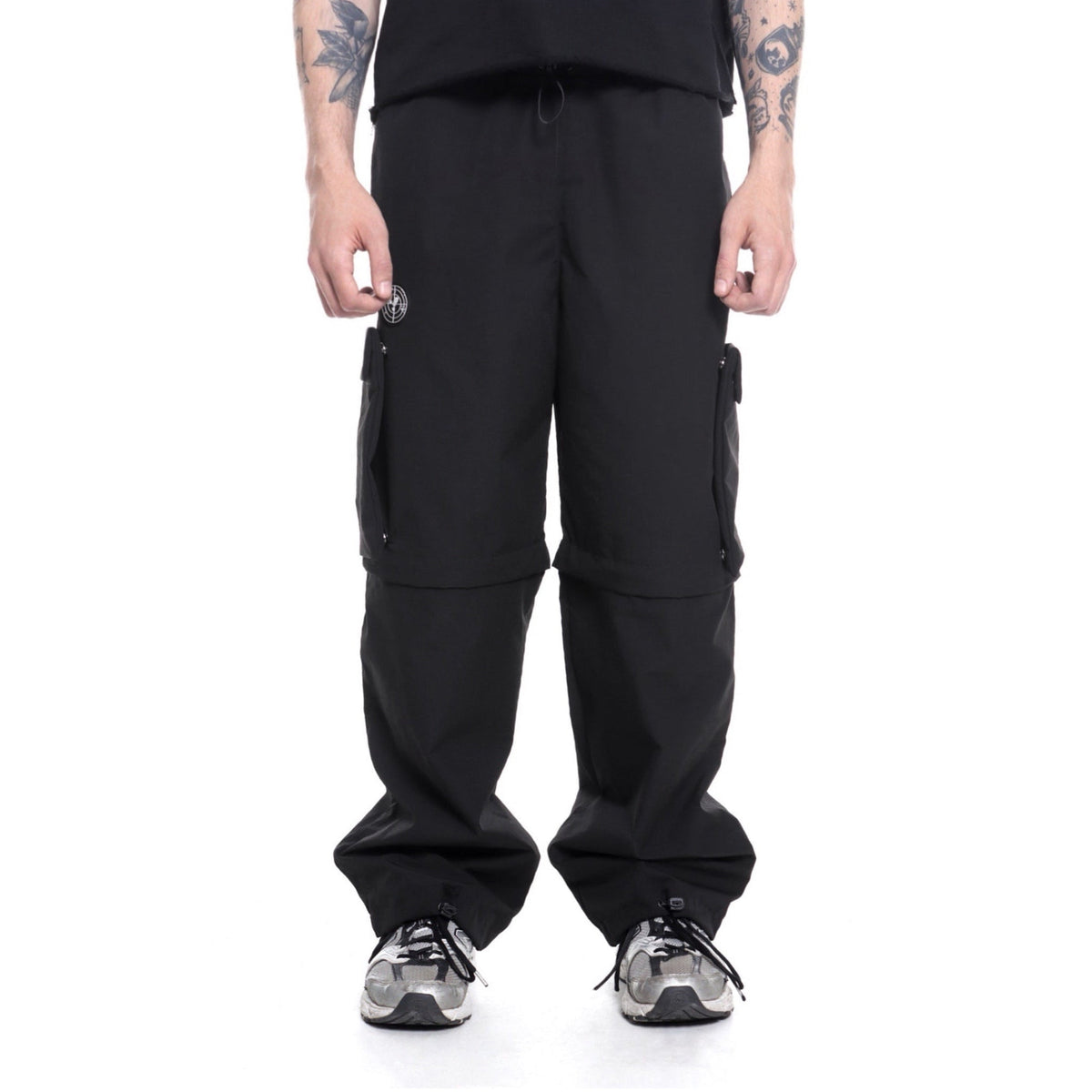 MUTANT Pants/Shorts Black